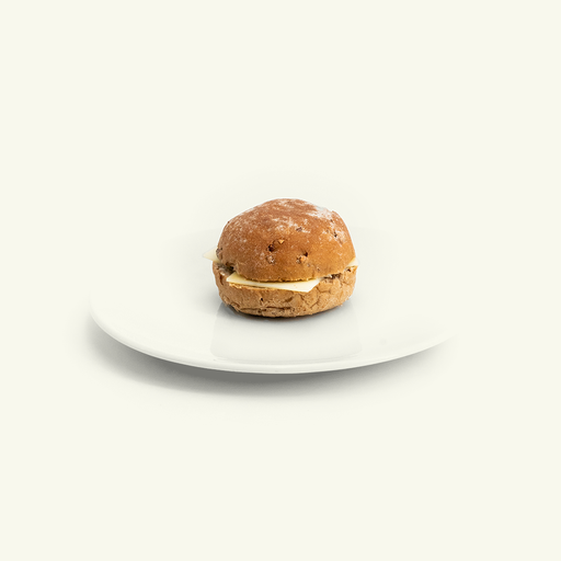 Plateau de petits pains mous fromage